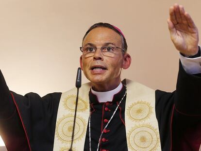 El Papa aparta de sus tareas al obispo megalómano de Limburgo