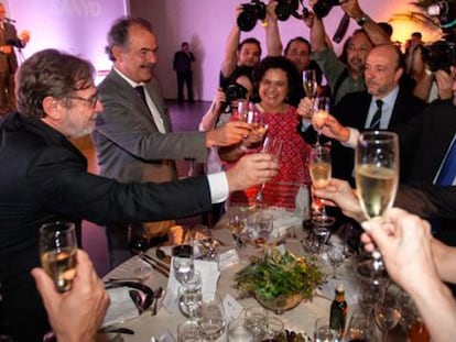 Brindis por el lanzamiento de EL PAÍS Brasil.