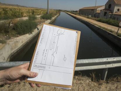 Esquema de uno de los enterramientos realizados en los márgenes del canal del Jarama. En vídeo, así son los enterramientos de lodos radiactivos del río.