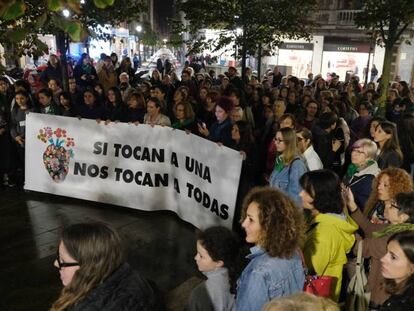 Participantes del encuentro feminista de Gijón este sábado en una protesta contra los asesinatos machistas / En vídeo, las mujeres que organizaron la huelga del 8M EPV