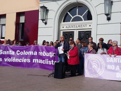 Concentración contra la violencia en Santa Coloma.