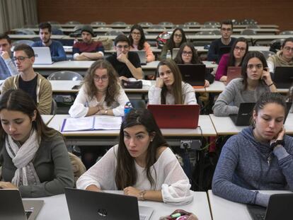 España necesitará en 2030 más empleados con estudios de FP que universitarios