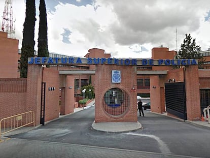 Fachada de la Jefatura Superior de Policía de Madrid. En vídeo, una niña de 13 años es secuestrada y sufre abusos sexuales durante 24 horas.