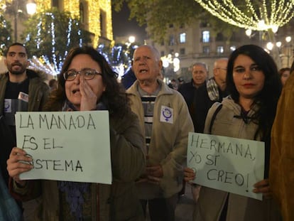 Manifestación contra la sentencia de La Manada, el pasado 5 de diciembre. LAURA LEON EL PAÍS / VÍDEO: ATLAS