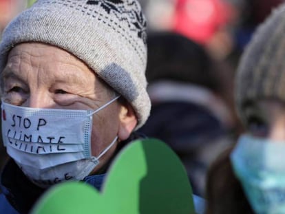 En foto, protesta contra el cambio climático durante la cumbre de Katowice (Polonia). En vídeo, declaraciones del secretario general de la ONU, António Guterres, y la ministra de Medioambiente en Cánada, Catherine Mckenna.