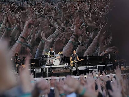 Un momento del concierto de Bruce Springsteen en Anoeta (San Sebastián) en 2016.