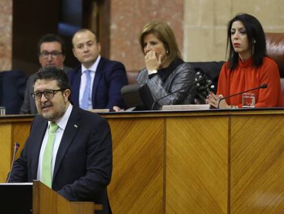 Francisco Serrano, el pasado enero en el Parlamento andaluz. En vídeo, Susana Díaz (PSOE) critica la solicitud de Vox.