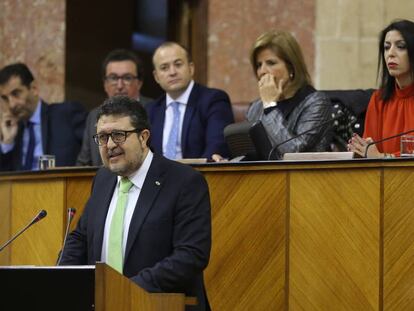 Francisco Serrano, el pasado enero en el Parlamento andaluz. En vídeo, Susana Díaz (PSOE) critica la solicitud de Vox.