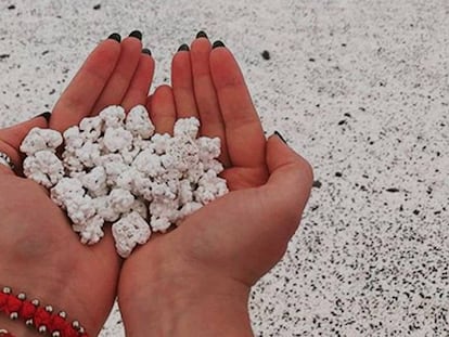 Una de las fotografías de Instagram de la playa del Hierro, en Fuerteventura. En vídeo, el problema de 'popcorn beach'.