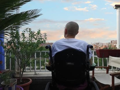 Luis de Marcos, en su casa en Madrid en 2017. En vídeo, 'El viaje a Islandia'.