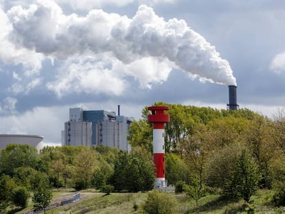 Central eléctrica de carbón de Moorburg, en Hamburgo (Alemania). En vídeo, declaraciones del comisario europeo de Medio Ambiente.