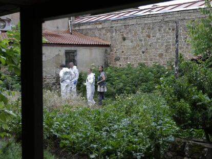 La huerta donde cayó Monika Asenova, la mujer asesinada este 8 de julio por su pareja en Salas de los Infantes (Burgos). En vídeo, el pueblo condena la muerte de la víctima.
