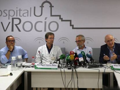 Rueda de prensa de distintos representantes de la Junta de Andalucía ayer. En vídeo, preguntas y respuestas sobre listeriosis.