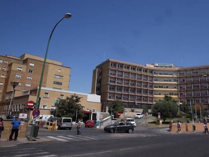 El Hospital Virgen del Rocío de Sevilla. En vídeo, declaraciones de María Luisa Carcedo, ministra de Sanidad en funciones.