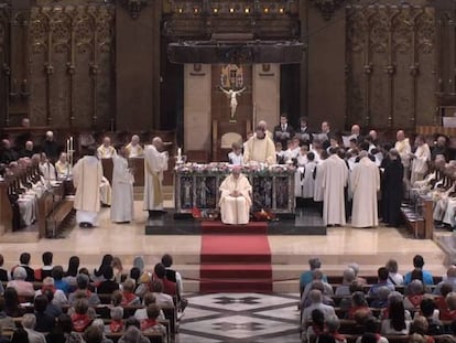 El monasterio de Montserrat, durante el servicio este domingo. En vídeo, el abad de Montserrat pide perdón en su homilía.