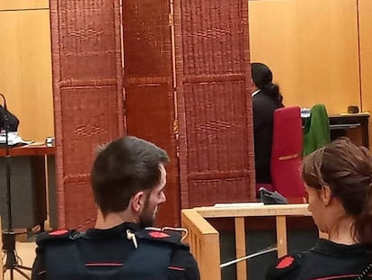 Sala del tribunal de San Sebastián donde se celebra el juicio contra un tatuador acusado de abusos sexuales. En vídeo, suspendido el juicio contra el tatuador acusado de abusos sexuales.