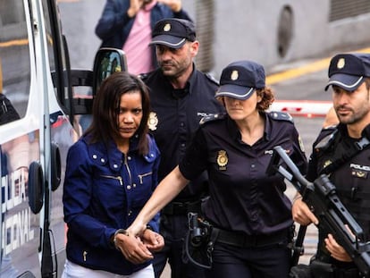 Ana Julia Quezada a su llegada a la Audiencia Provincial de Almería. En vídeo, los peritos declaran que encontraron sangre de Gabriel en la ropa interior del niño, el coche de Ana Julia y en la vivienda.