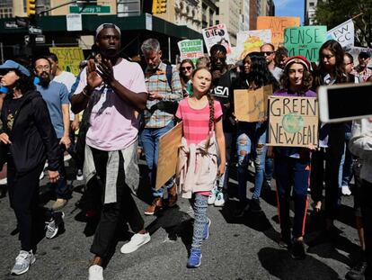 Greta Thunberg marcha por las calles de Nueva York este viernes. En vídeo, crónica de las manifestaciones.