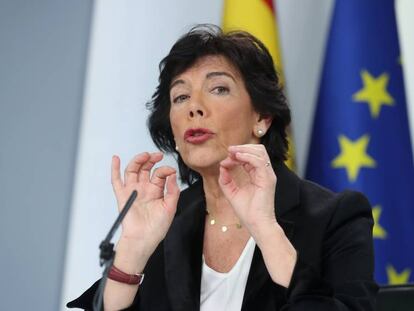 La ministra en funciones Isabel Celaá en la rueda de prensa posterior al Consejo de Ministros. En vídeo, fragmento de sus declaraciones.