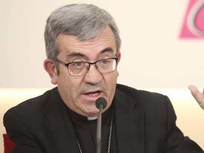 El secretario general de la Conferencia Episcopal Española, Luis Argüello, este viernes en Madrid. En vídeo, declaraciones de Argüello.