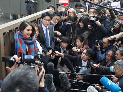 Shiori Ito habla a los medios este miércoles en Tokio (Japón). En vídeo, rueda de prensa de la periodista y activista Shioti Ito.