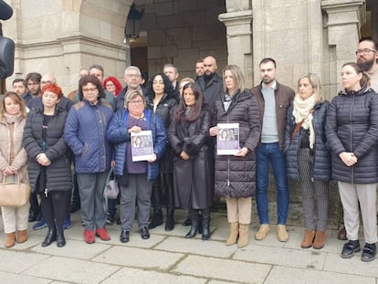 Concentración este lunes ante el Ayuntamiento de Lugo en una imagen difundida por el gobierno local.
