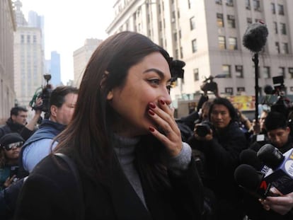 Ambra Battilana Gutierrez, una de las denunciantes de Harvey Weinstein, tras conocer el veredicto, Nueva York. En vídeo, sus declaraciones.