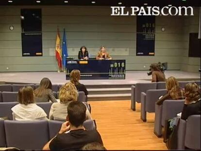 El 016 es confidencial, ofrece seis idiomas, está habilitado para sordos y es gratuito.