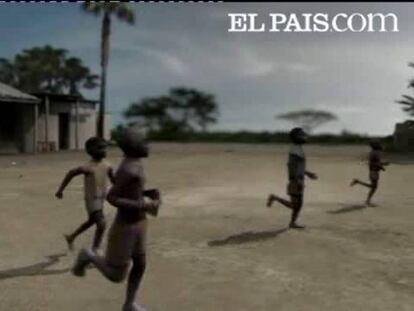 Médicos Sin Fronteras denuncia las miles de muertes que causa el sida entre los niños y pide a la sociedad que tome partido contra el problema.