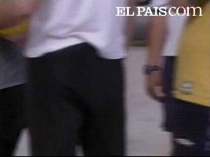 Muchos niños españoles tienen sobrepeso. Al menos, así lo revela un estudio antropométrico que se ha presentado hoy en Barcelona que concluye que el 22% de los niños de entre 3 y 12 años padece problemas de obesidad o sobrepeso. El estudio también indica que es un problema que aparece cada vez a edades más tempranas y que afecta sobre todo a los niños de entre 6 y 10 años, que es, de hecho, el grupo de edades con mayo riesgo.El estudio, que se enmarca en el programa Thao-Salud infantil , se ha realizado entre más de 10.000 escolares de los municipios de Castelldefels, en Barcelona; Sant Carles de la Ràpita, en Tarragona; San Juan de Aznalfarache, en Sevilla; y en Aranjuez y Villanueva de la Cañada, ambos en MadridSi se entra en detalle, se aprecia que un 10,4% de los niños españoles sufre obesidad y cerca de un 12% tiene exceso de peso, cifras que ponen en evidencia que el sobrepeso es un problema que, lejos de disminuir, va a más y continúa siendo uno de los principales problemas de salud de los niños en España.