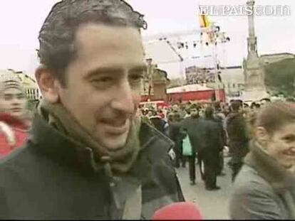 Miles de personas de toda España han acudido hasta la madrileña plaza de Colón para defender a la familia cristiana. Hoy se celebra el día de la 'Santa Familia' y numerosas fieles lo han celebrado en este enclave de la capital.