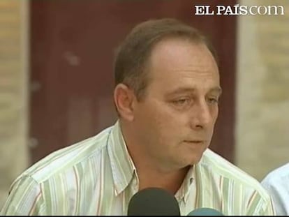 El padre de Marta del Castillo, Antonio del Castillo, ha afirmado hoy sentirse "mal" tras la noticia de la excarcelación de Francisco Javier D.M., hermano del asesino confeso de su hija.