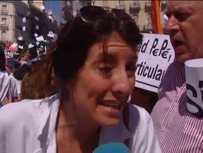 La ‘marea blanca’ vuelve a la calle tras la imputación de la cúpula sanitaria