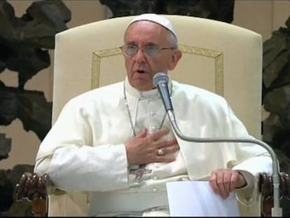 El Papa Francisco: “Me duele ver a un cura o a una monja con el último coche”