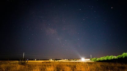 La vía láctea fotografiada con la cámara de un teléfono móvil.