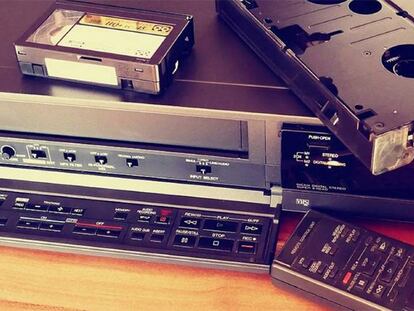 La empresa japonesa Funai Electronics ha fabricado y comercializado aparatos reproductores y grabadores de VHS desde 1983.