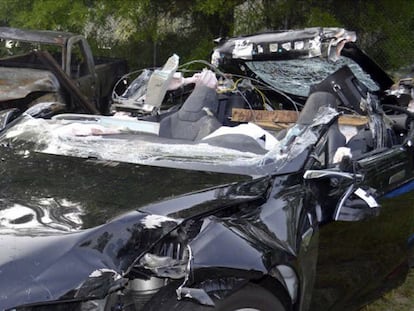 El vehículo Tesla accidentado conducía con exceso de velocidad.