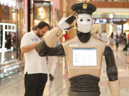 Los robots REEM, hechos en España, son los nuevos integrantes de la Policía de Dubái.