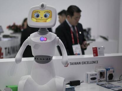 El robot Robelf en un stand del Mobile World Congress.