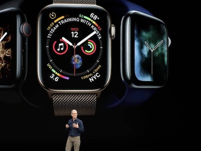 El presidente de Apple, Tim Cook, presenta el renovado diseño del Apple Watch 4. En vídeo, así funciona la 'app' para tomar electrocardiogramas con el dispositivo.