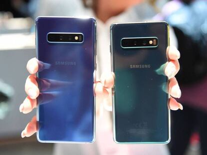 Samsung S10 + en dos colores. En vídeo, el anuncio del asistente de voz.