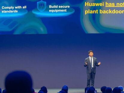 El presidente de Huawei, Guo Ping, niega explica en el MWC19 de Barcelona que sus equipos no espían mediante 'puertas traseras'. En vídeo, declaraciones del vicesecretario estadounidense de Política Cibernética.