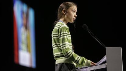 Greta Thunberg, ayer en la COP25. En vídeo, una parodia del programa '7.30' de ABC Australia sobre una línea de ayuda para adultos enojados con la activista sueca.