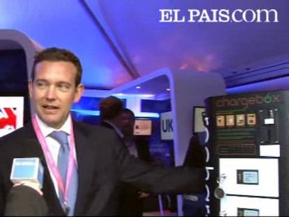 Chargebox permite que los cines, los hoteles, los gimnasios o los aeropuertos dispongan de un sistema para recargar los móviles, iPods o la Nintendo DS. Media hora de carga cuesta un euro.