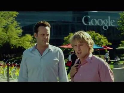 Los becarios, una película en Google