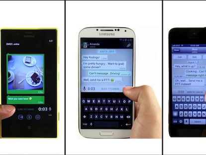 Dispositivos do Facebook e WhatsApp no celular.