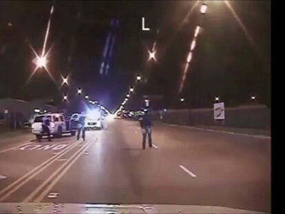 Imputados tres policías por encubrir la muerte a tiros de un afroamericano en Chicago