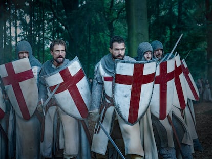 Avance de 'Knightfall'. En la foto, Tom Cullen en el centro.