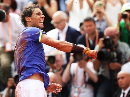 Rafa Nadal celebra su décimo Roland Garros tras derrotar a Wawrinka.