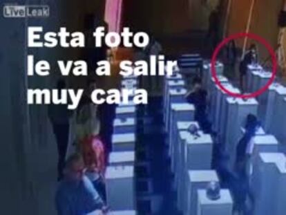 El ‘selfie’ que se cargó 200.000 dólares en obras de arte